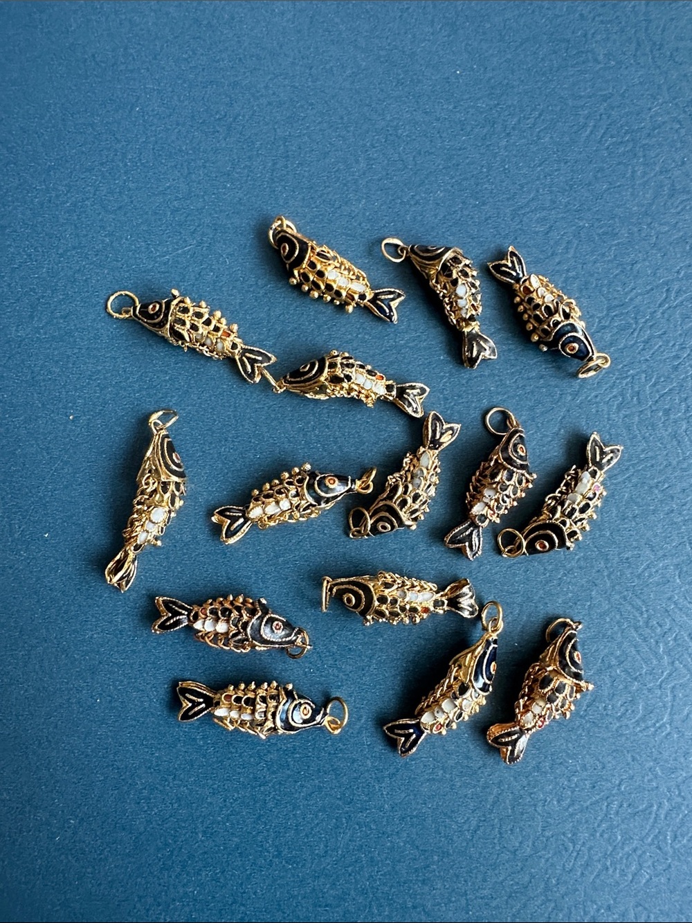 SALE 🐟Vintage Bundle of Small Enamel Fish Pendants